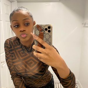 Meet your Posher, Dayna